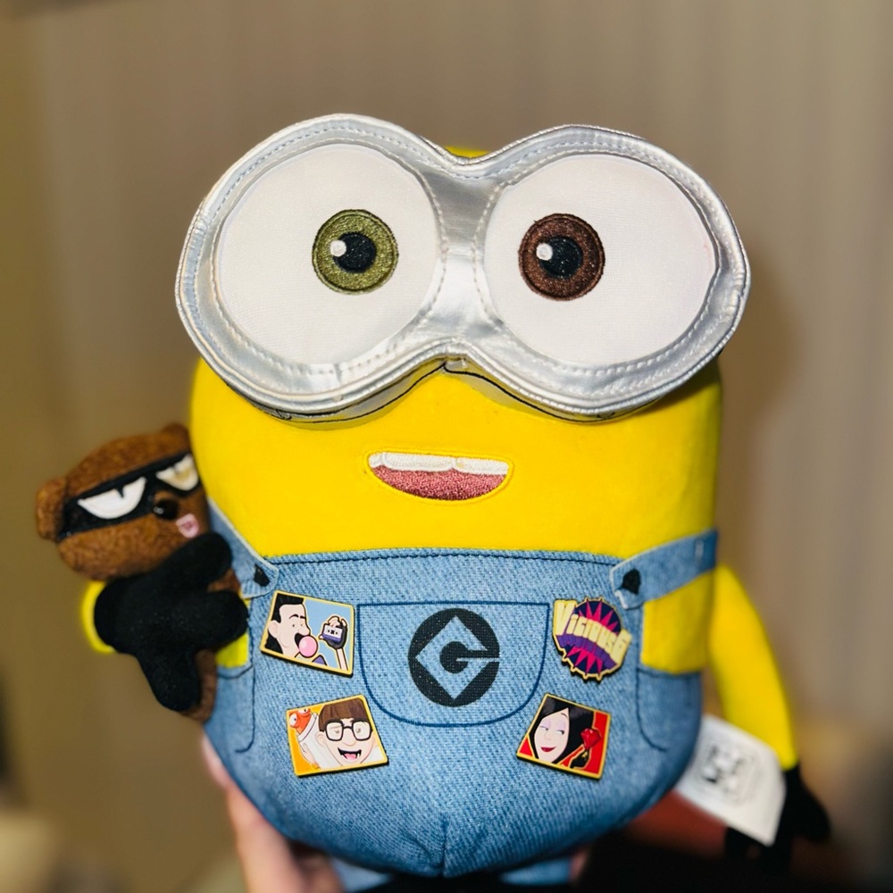 Minions Bob Plush 11” w/ Bear Universal Studios Villain-Con Despicable Me NWOT